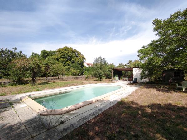 Ribaute-les-Tavernes (30720) Ribaute-les-Tavernes – Propriété de charme avec gîte, studio, piscine