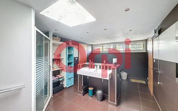 Maison à vendre    6 pièces • 320 m2 Bompas