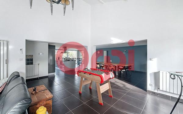 Maison à vendre    6 pièces • 320 m2 Bompas
