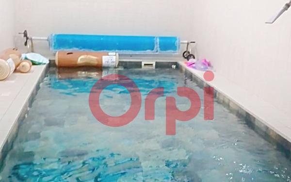 Maison à vendre    6 pièces • 320 m2 Bompas