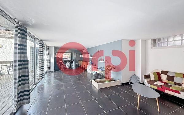 Maison à vendre    6 pièces • 320 m2 Bompas