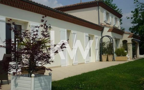 Maison à vendre    8 pièces •  Villeneuve-sur-Lot