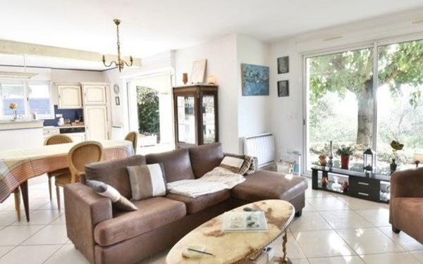 Maison à vendre    8 pièces •  Villeneuve-sur-Lot