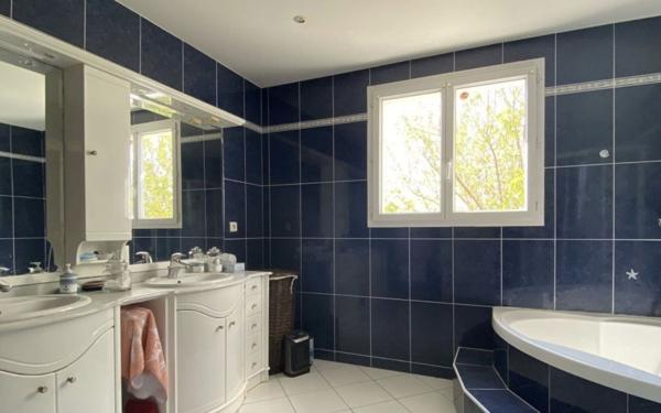 Maison à vendre    8 pièces •  Villeneuve-sur-Lot