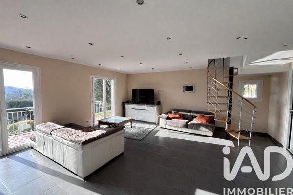 Maison à vendre 6 pièces 165,12 m² Saint-Germain-Laval