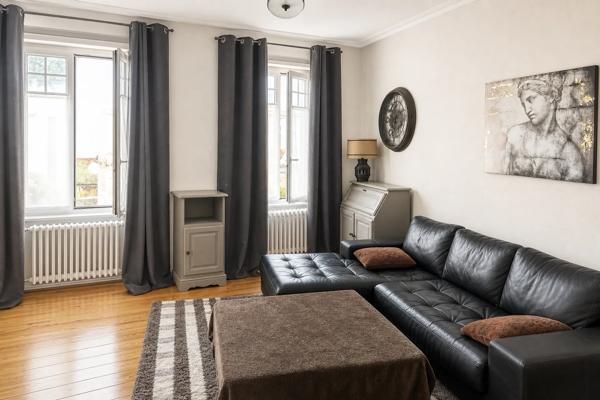 Appartement
         7 pièces
        - 147 m² Exclusivité 460 000 € *