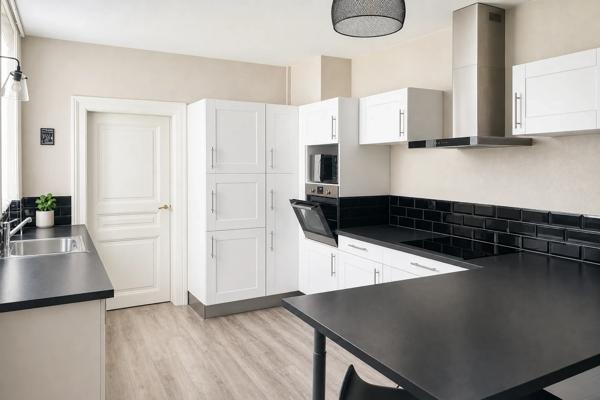 Appartement
         7 pièces
        - 147 m² Exclusivité 460 000 € *