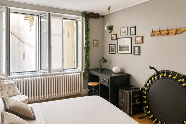 Appartement
         7 pièces
        - 147 m² Exclusivité 460 000 € *