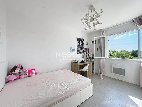 CUCURON  Maison idealement situee avec piscine et commodites