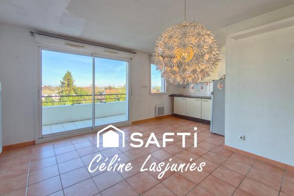 T2 lumineux avec balcon, parking et piscine, côté Bordeaux