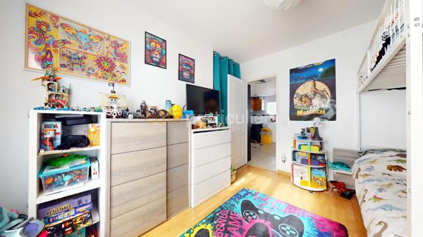 Vente
                Appartement64,74 m² - 3 Pièces -
                    SAINT REMY LES CHEVREUSE (78470)