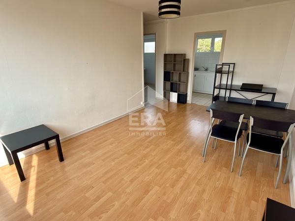 Grand studio dernier étage ? Vue dégagée ? Idéal investisseur ou étudiant ? Caen Nord-Est