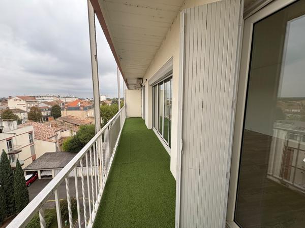APPARTEMENT T3 AVEC BALCON