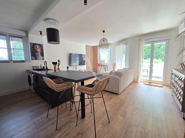 PAU-TRESPOEY Appartement T2 rénové avec balcon, parking