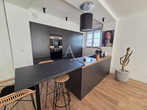 PAU-TRESPOEY Appartement T2 rénové avec balcon, parking