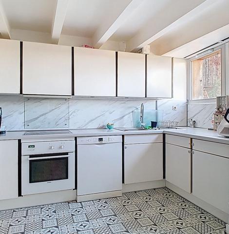 Maison mitoyenne à Bons en Chablais de 100 m2, Proche Leman Express et écoles , deux chambres plus mezzanine.