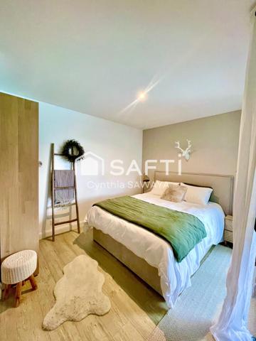 Maison moderne et charmante avec jardin paysager, terrasse et piscine