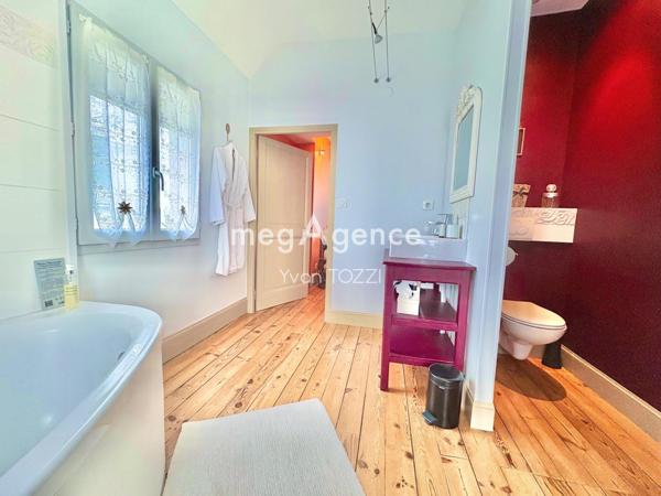 Maison à LES SABLES-D'OLONNE, 85100 - 12 pièces 279m²