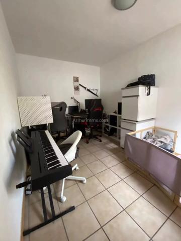 Location Appartement 4 pièces 66 m2 à Aubagne