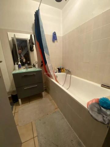 Location Appartement 4 pièces 66 m2 à Aubagne