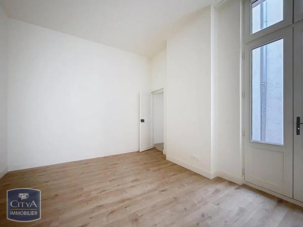 Appartement à louer 2 pièces 50.5m² Nîmes (30000)