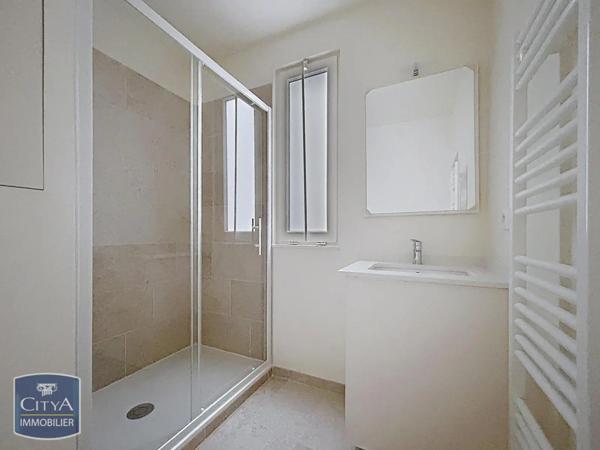 Appartement à louer 2 pièces 50.5m² Nîmes (30000)