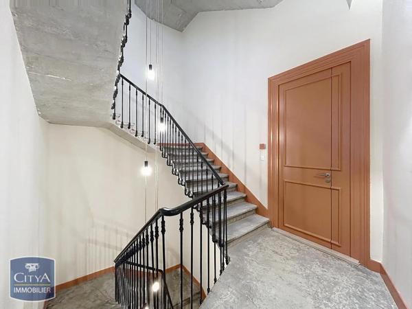 Appartement à louer 2 pièces 50.5m² Nîmes (30000)