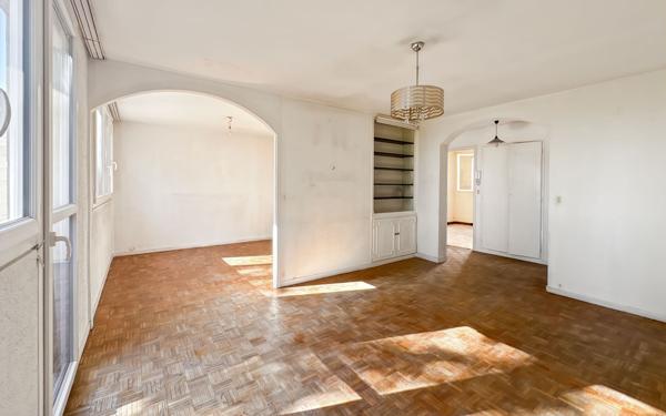 Appartement à vendre    4 pièces • 70 m2 Bondy