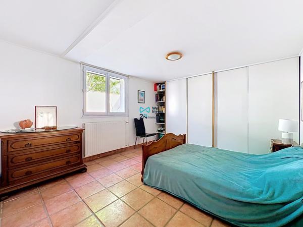 Maison familiale de 280 m² aux multiples possibilités sur une parcelle de 900 m² avec piscine