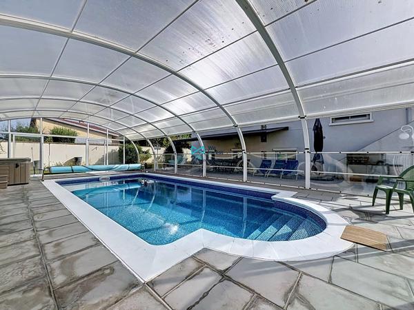 Maison familiale de 280 m² aux multiples possibilités sur une parcelle de 900 m² avec piscine