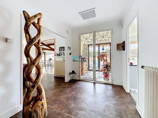 Maison familiale de 280 m² aux multiples possibilités sur une parcelle de 900 m² avec piscine