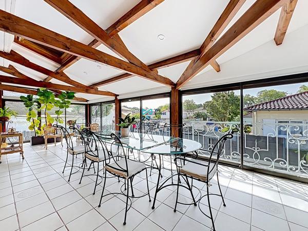 Maison familiale de 280 m² aux multiples possibilités sur une parcelle de 900 m² avec piscine