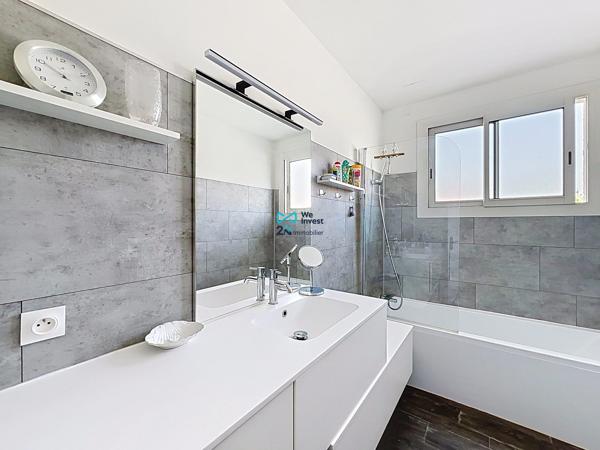 Maison familiale de 280 m² aux multiples possibilités sur une parcelle de 900 m² avec piscine