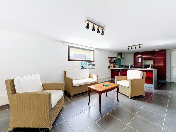Maison familiale de 280 m² aux multiples possibilités sur une parcelle de 900 m² avec piscine