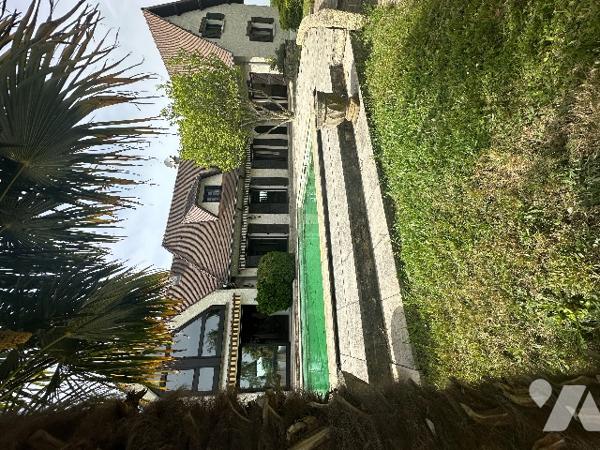 Belle maison d'architecte avec piscine