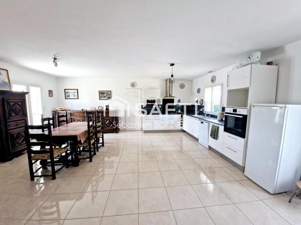 Maison plain-pied 3 chambres avec garage et atelier