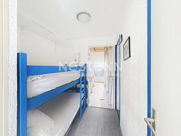 Charmant studio cabine meublé de 21 m² avec balcon de 7 m² et vue sur les Salins, local à vélos & piscine en option, Gruissan, Rive Droite