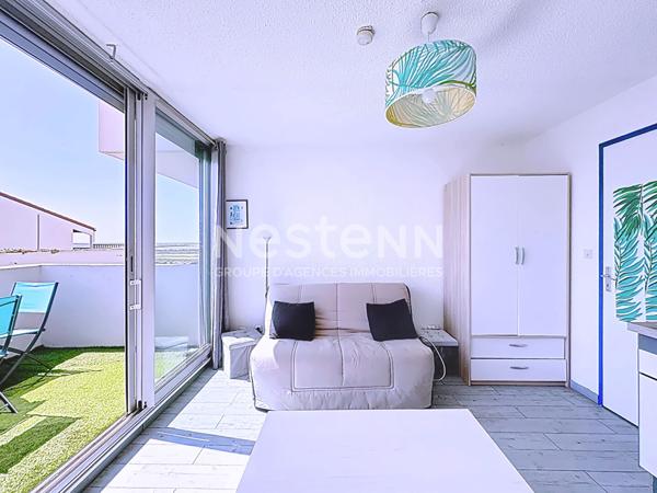 Charmant studio cabine meublé de 21 m² avec balcon de 7 m² et vue sur les Salins, local à vélos & piscine en option, Gruissan, Rive Droite