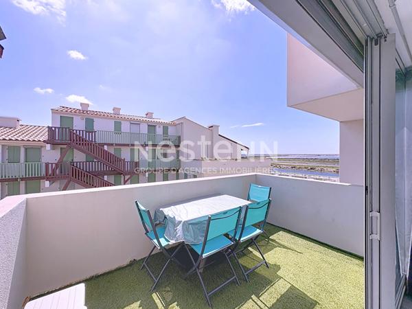 Charmant studio cabine meublé de 21 m² avec balcon de 7 m² et vue sur les Salins, local à vélos & piscine en option, Gruissan, Rive Droite