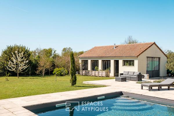 Ancien pensionnat réhabilité avec piscine au sud de Poitiers