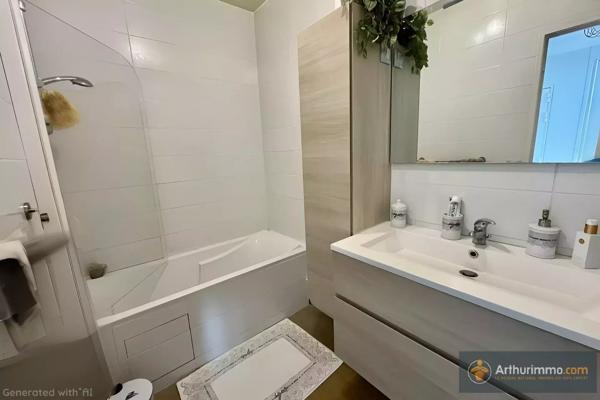 Vente                                                      Appartement
                        
                     2 pièces                      48 m2                     à Clichy-sous-Bois