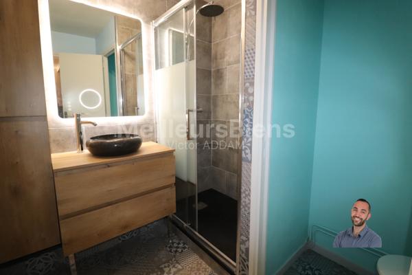 Appartement  chambre séparée avec cour intérieur et parking