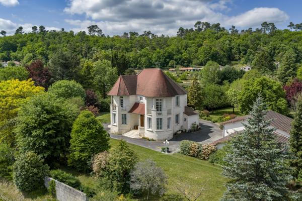 Vente Maison de luxe Neuvic 8 Pièces 268 m²