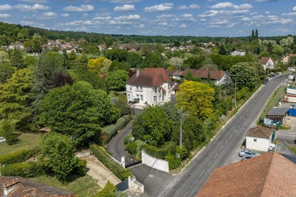 Vente Maison de luxe Neuvic 8 Pièces 268 m²