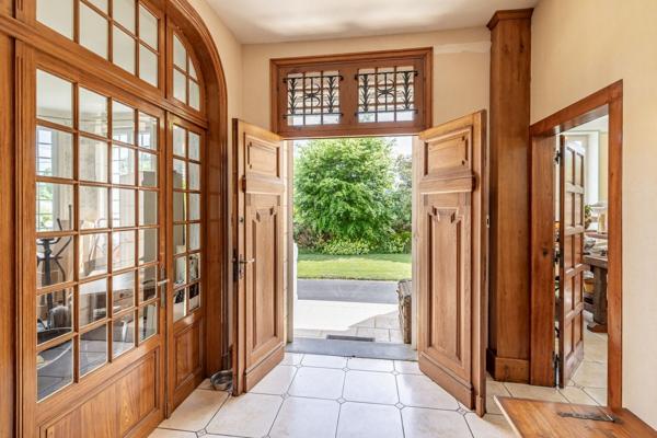 Vente Maison de luxe Neuvic 8 Pièces 268 m²