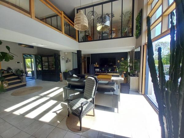 Vente Maison contemporaine Malaunay 10 Pièces 227 m²