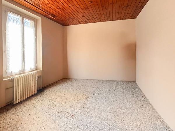 Maison Gardanne 3 pièce(s) 81 m2 - Véranda - Grand garage - 663m² de parcelle.