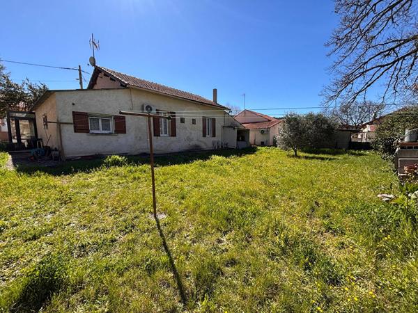 Maison Gardanne 3 pièce(s) 81 m2 - Véranda - Grand garage - 663m² de parcelle.