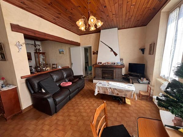 Maison Gardanne 3 pièce(s) 81 m2 - Véranda - Grand garage - 663m² de parcelle.