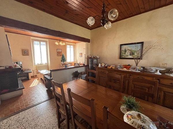 Maison Gardanne 3 pièce(s) 81 m2 - Véranda - Grand garage - 663m² de parcelle.